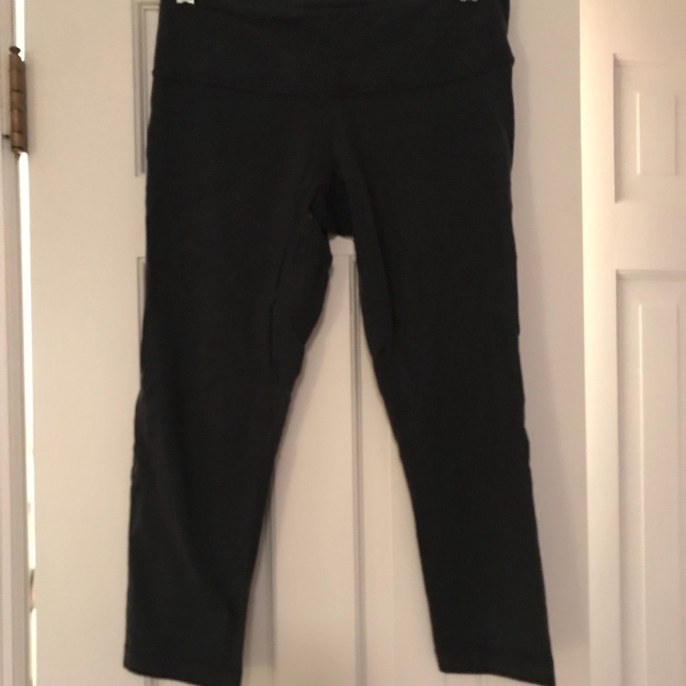 Lululemon gray cropped leggings